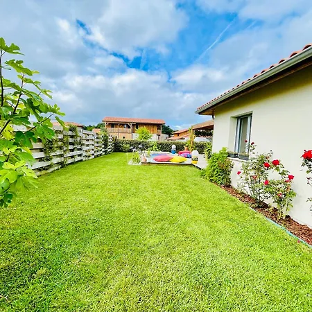 D'exception Avec Piscine Chauffee Et Standing Dom wakacyjny *