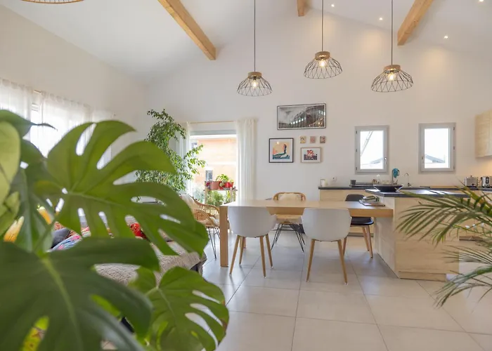 Dom wakacyjny D'exception Avec Piscine Chauffee Et Standing