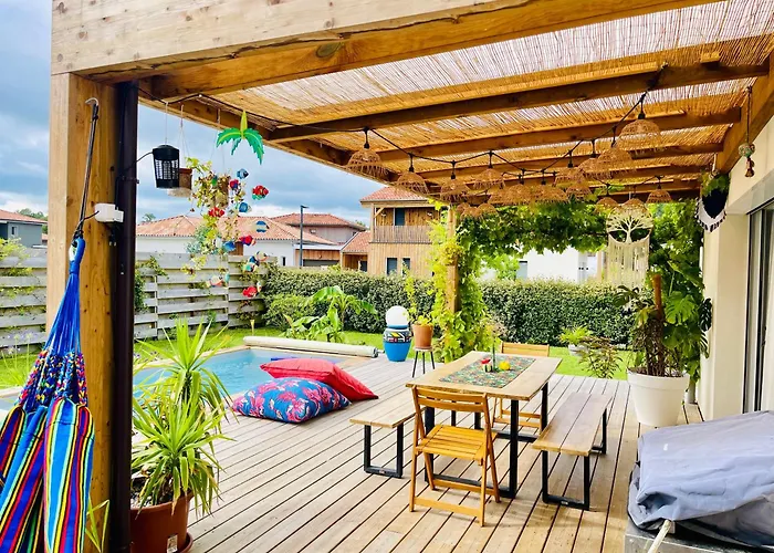 Dom wakacyjny D'exception Avec Piscine Chauffee Et Standing *